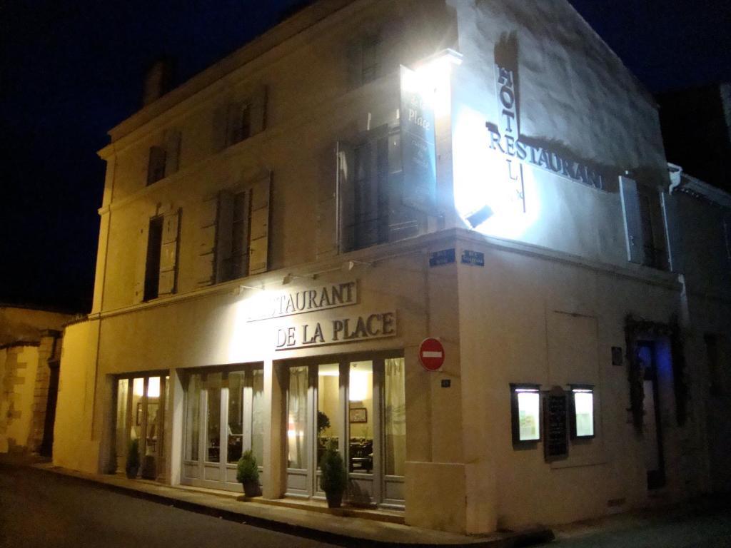 Hotel Restaurant De La Place Saint-Jean-dʼAngély Zewnętrze zdjęcie